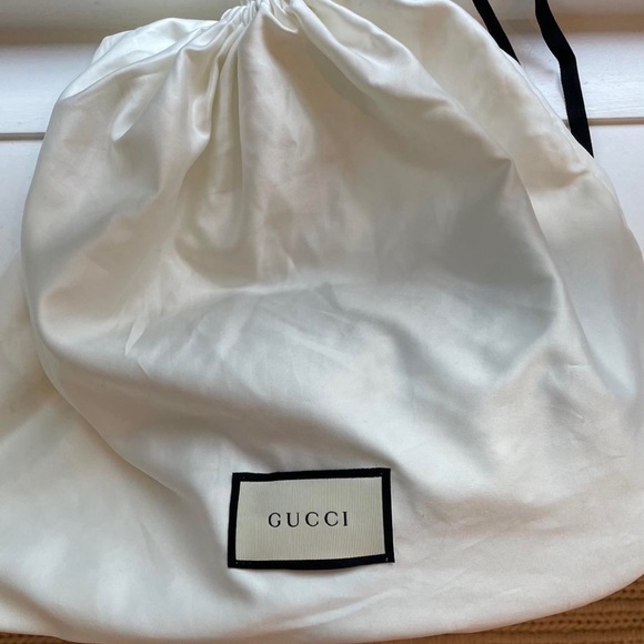 Gucci totem shoulder bag. In immaculate condition. Comes with dustbag. 100%auth. - Picture 5 of 5